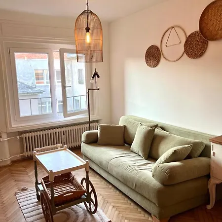 Apartment 2 Bedroom *